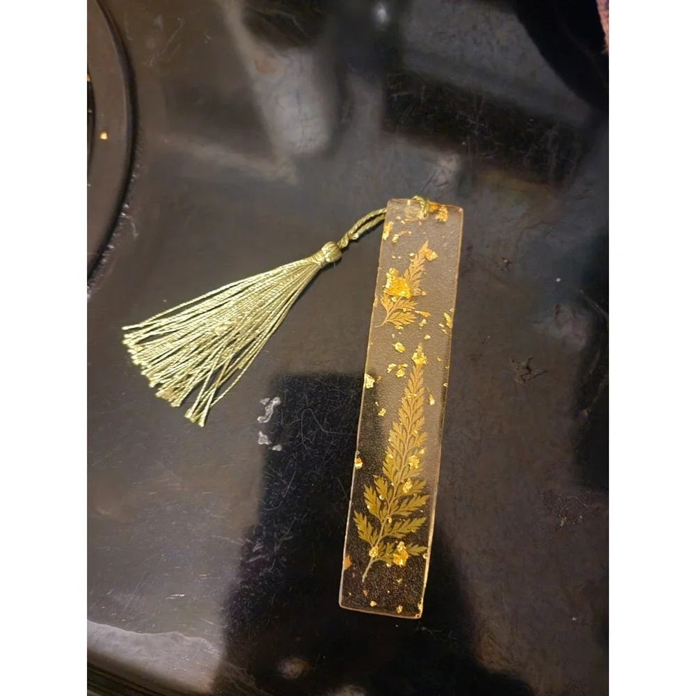 Vintage UV Glow Lucite Acrylic Bookmark With Gold Flakes & Florals, Green Tassel